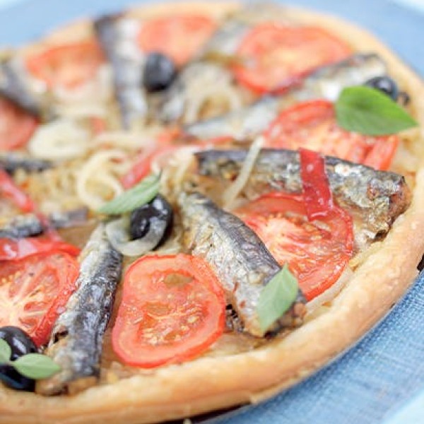 Tarta cebulowa z sardynkami