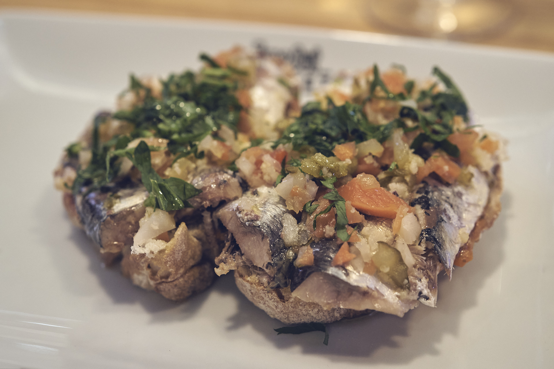 Sardinha Fidalga szefa Miguela Castro de Silvy na chlebie z Mafry @ Mercado da Ribeira w Lizbonie