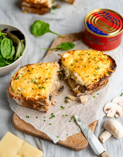 Croque monsieur z tuńczykiem i pieczarkami