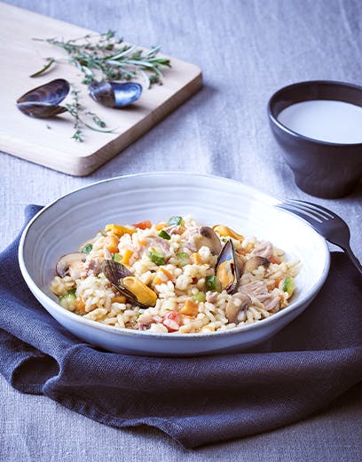 Risotto z owoców morza i tuńczyka z warzywami