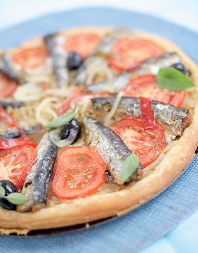 Tarta cebulowa z sardynkami