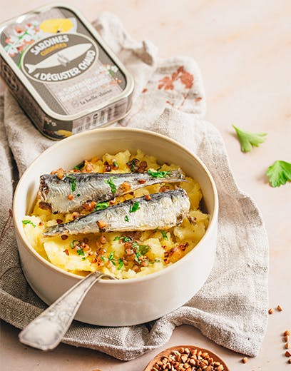 Tradycyjne puree z sardynkami gryczanymi
