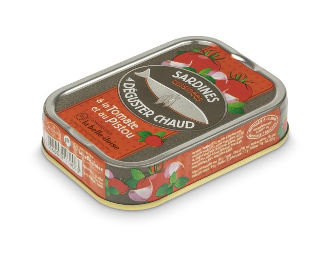 Sardynki z pomidorami i sosem pistou na ciepło